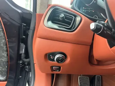 Aston Martin DB11