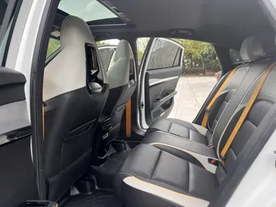 MG MG5 Scorpio