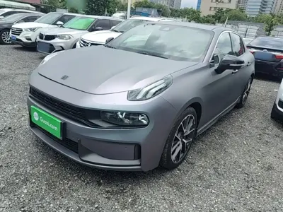 Lynk & Co 03