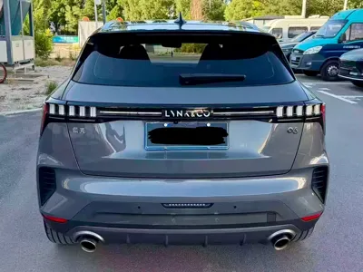 Lynk & Co 06