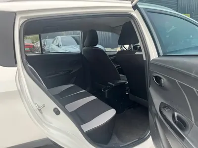 Toyota Yaris L