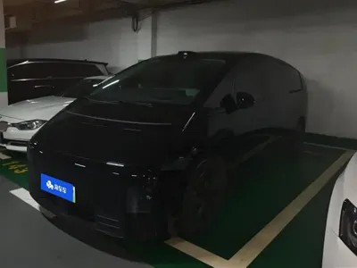 Li Auto Li MEGA
