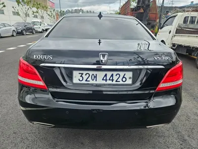 Hyundai Equus