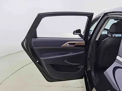 Xpeng P5