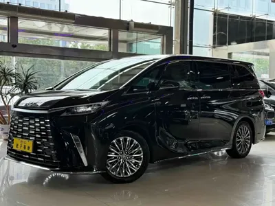 Lexus LM