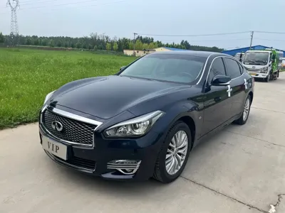Infiniti Q70