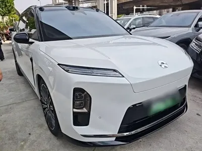 Nio ES8