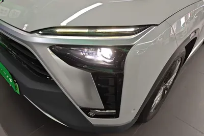 Nio ES8