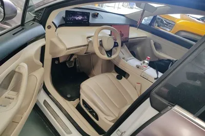 Hima Luxeed R7