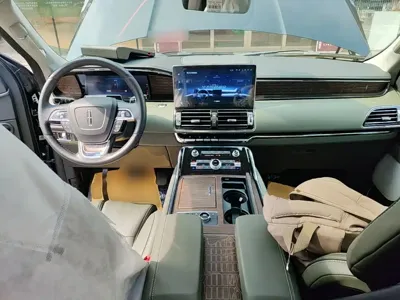 Lincoln Navigator