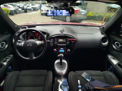 Infiniti ESQ