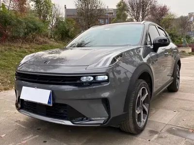 Lynk & Co 06