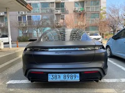 Porsche Taycan
