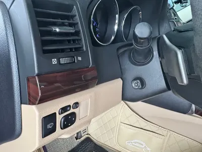Toyota Reiz