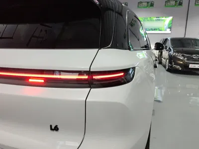 Li Auto L6