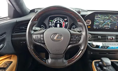 Lexus LS