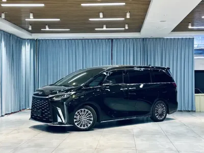 Lexus LM