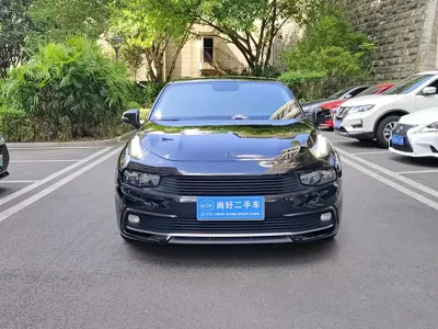 Lynk & Co 03