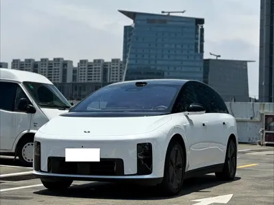 Li Auto 理想i8