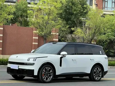 Lynk & Co 领克900