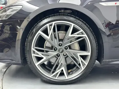 Audi A7L