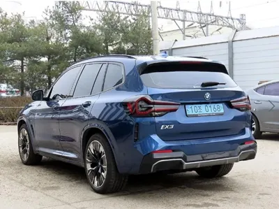 BMW iX3