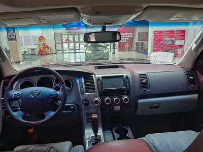 Toyota Sequoia