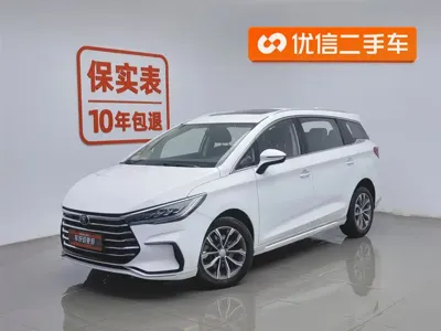 BYD MAX