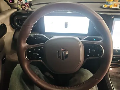 Leapmotor C11