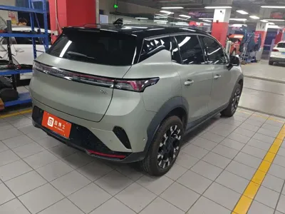 Lynk & Co 06