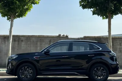 Hongqi HS5