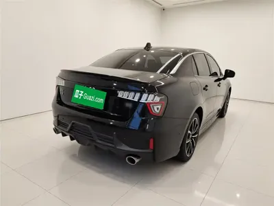 Lynk & Co 03
