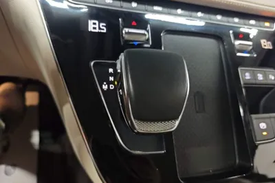 Hongqi HQ9
