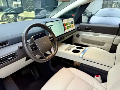 Li Auto Li MEGA