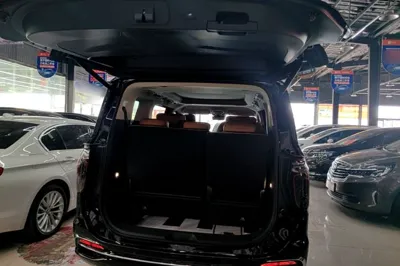 Hongqi HQ9