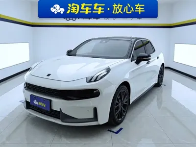 Lynk & Co 03