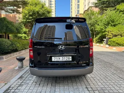 Hyundai Starex