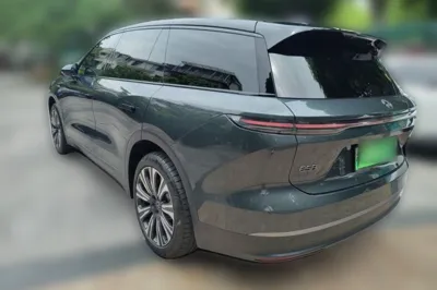Nio ES8