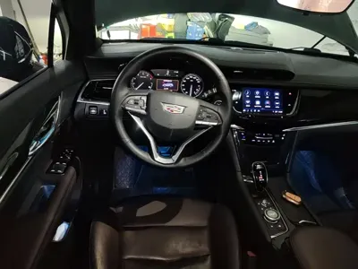 Cadillac XT6