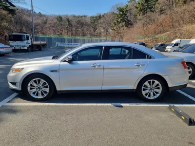 Ford Taurus