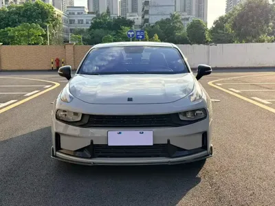 Lynk & Co 03