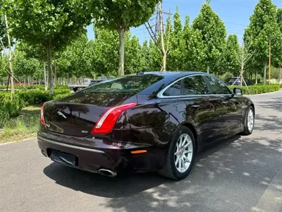 Jaguar XJ