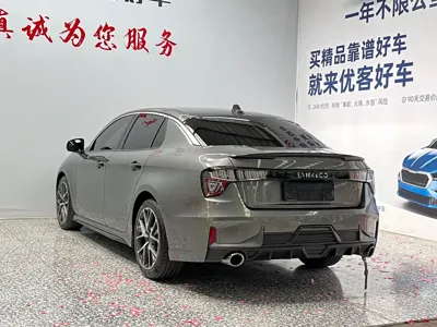 Lynk & Co 03