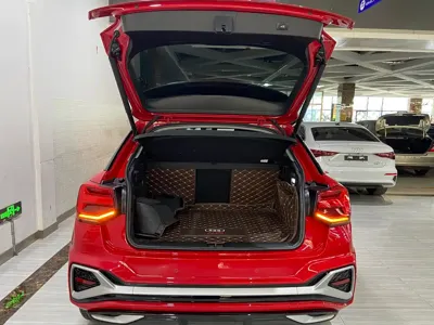 Audi Q2L