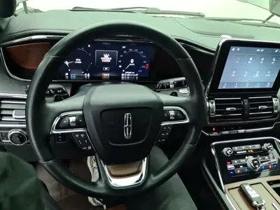 Lincoln Navigator