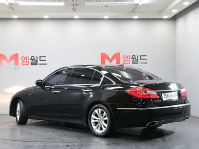 Hyundai Genesis