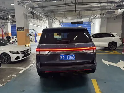 Lincoln Navigator
