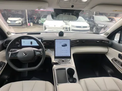 Nio ES8