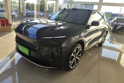 Nio ES8