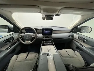 Lincoln Navigator